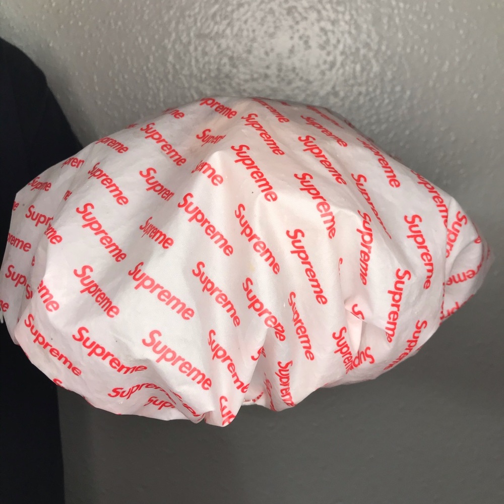 SUPREME SHOWER CAP